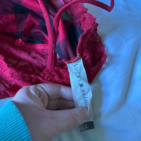 Red and Black Lace Bralette - Picture 4 of 4